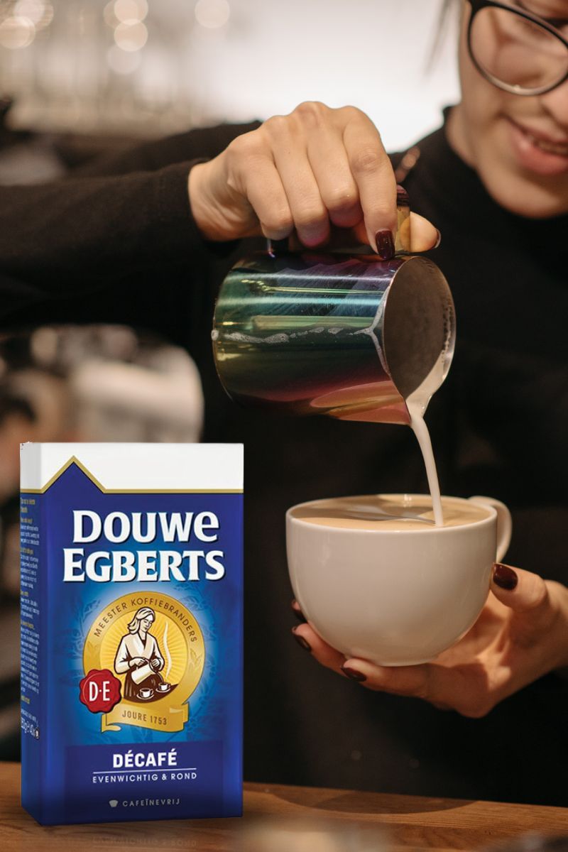 LTP - Douwe Egberts Aroma Rood Decaf Coffee 17.6oz/500g