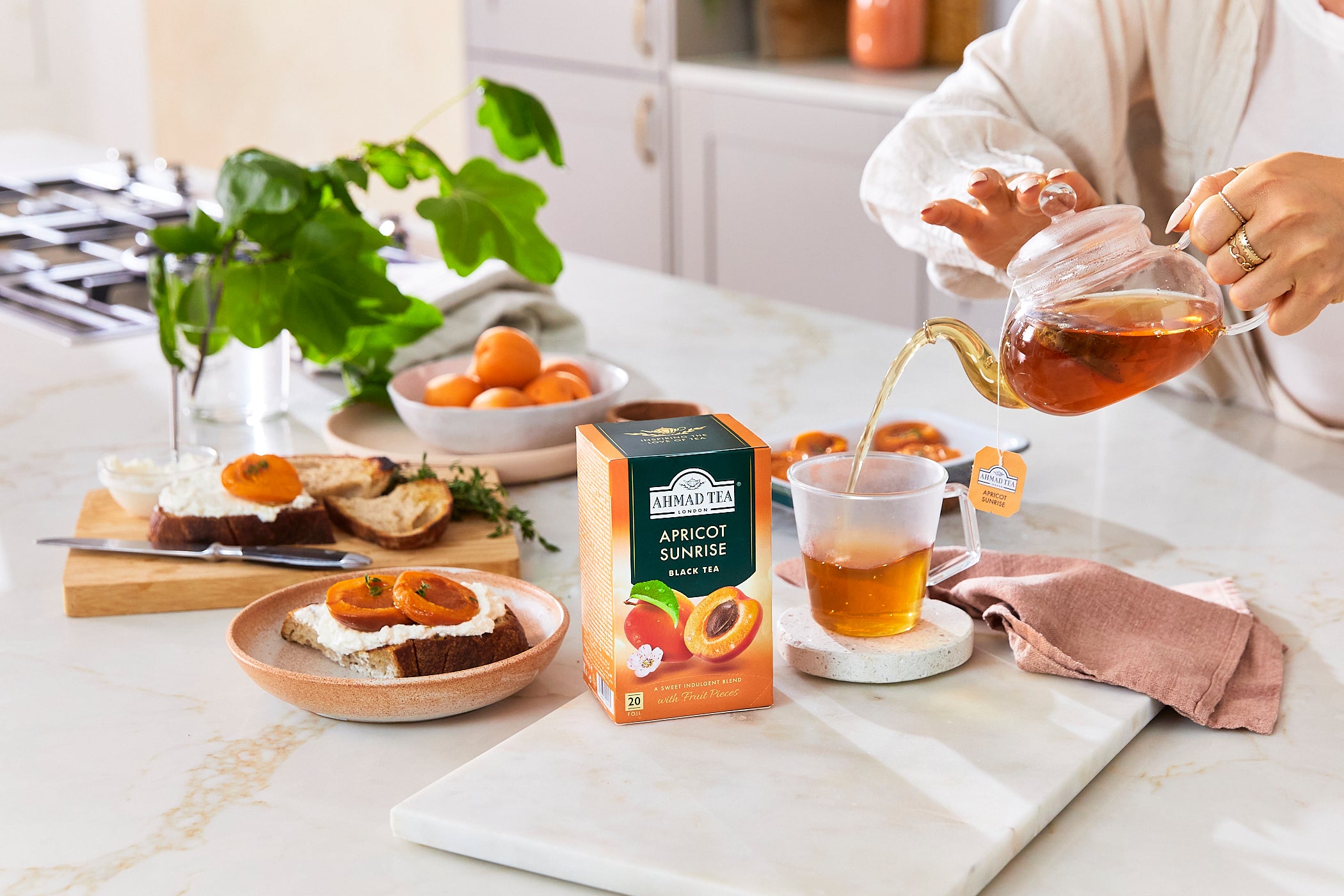 Ahmad Apricot Sunrise Black Tea 20 foil tea bags