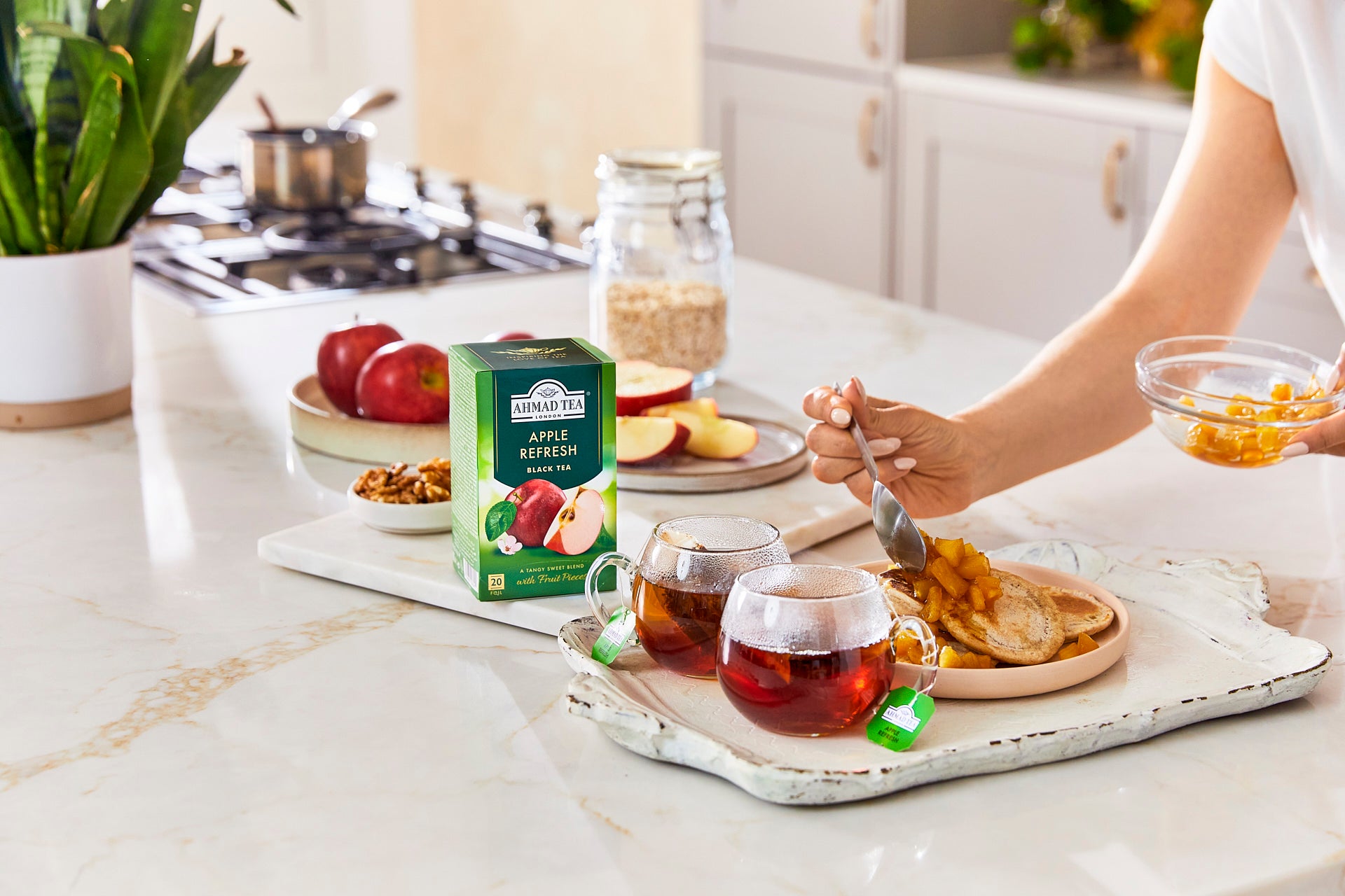 Ahmad Apple Refresh Black Tea 20 foil tea bags