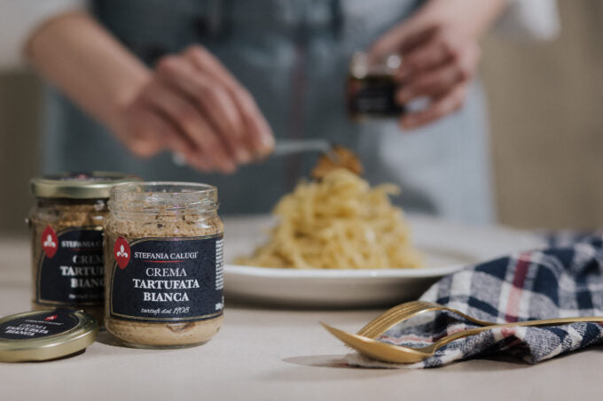 Stefania Calugi Spring White Truffle Sauce 6.35oz/180g